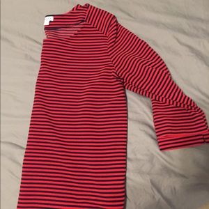 Splendid top with crew neck.